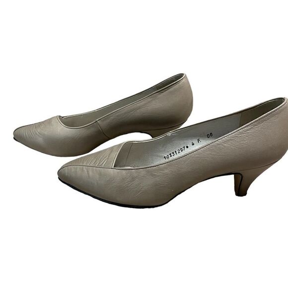 Vintage 70s beige leather pumps - Salamander German Brand. US 6.5 - Picture 3 of 13